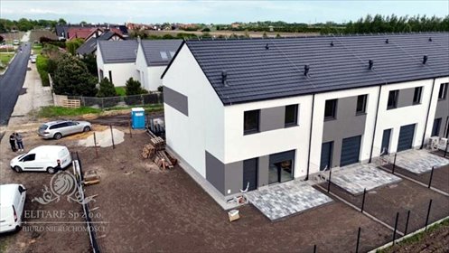 Dom szeregowy 103m2 z ogródkiem i poddaszem w Iwinach dom Iwiny, Iwiny