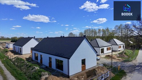 Parterowy dom bliźniak z nowoczesnym wykończeniem, 4 pokoje dom Dobroszów Oleśnicki, Dobroszów Oleśnicki, Grecka