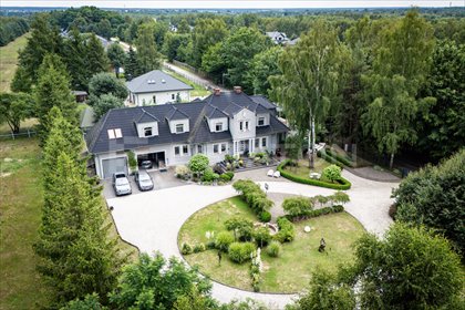 Rezydencja dworkowa na 32 arów z garażem i niezależnym mieszkaniem dom Biłgoraj, Zacisze