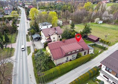 Dom bliźniak z potencjałem adaptacji i spokojną okolicą dom Kozy, Wieżowa