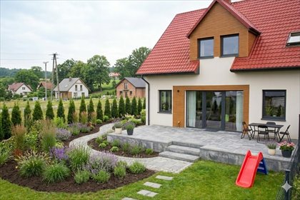 Dom z widokiem na Zamek w Skibach – 220m², nowoczesna pompa dom Skiby
