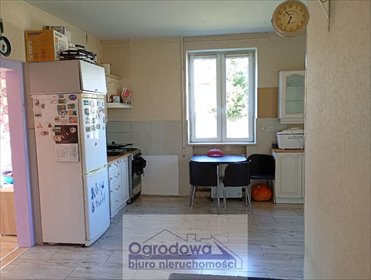 Funkcjonalny dom z fotowoltaiką i ogrzewaniem na drewno. dom Barchów