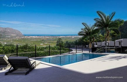 Nowoczesny dom z basenem i panoramicznymi widokami dom La Marina