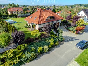 Na sprzedaż przestronny dom 241 m² w Oławie z garażem i nowoczesnym ogrzewaniem dom Oława