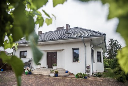 Przestronny dom z 8 pokojami, garażem i piwnicą dom Górzyca, Wolności