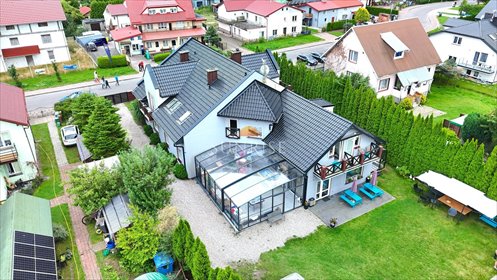Polecam funkcjonujący pensjonat 520 m² z 15 pokojami i domkami dom Ustronie Morskie, Kwiatowa