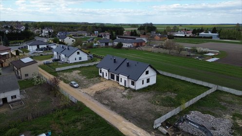 Nowoczesny bliźniak 160 m² z dużą działką i poddaszem dom Radomsko