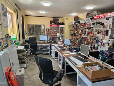 Obiekt handlowo-biurowy 600 m2, niezależne ogrzewanie, magazyny lokal użytkowy Szczecin, Klęskowo