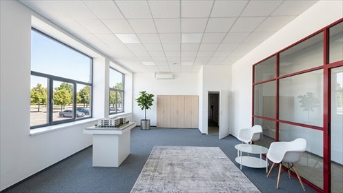 Magazyn i biura 1164 m² z bramami i parkingiem lokal użytkowy Łódź
