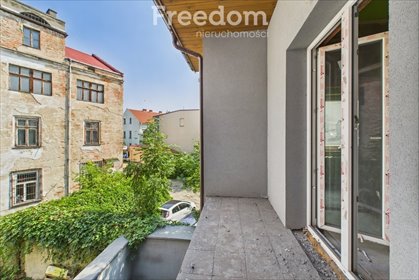 Kamienica w centrum Wadowic z biurami i lokalem handlowym dom Wadowice, al. Matki Bożej Fatimskiej