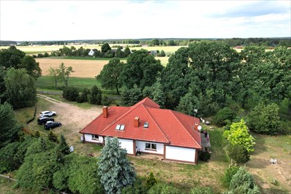 Przestronny dom 250 m2 z kominkiem i garażami dom Potrzanowo