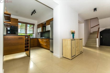 Na sprzedaż przestronny dom 218 m² w Markach z 5 sypialniami dom Marki