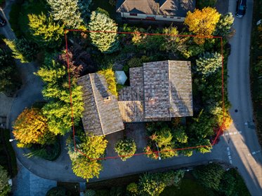Stylowa willa z ogrodem i jeziorem - 293 m2. dom Chyby, Różana