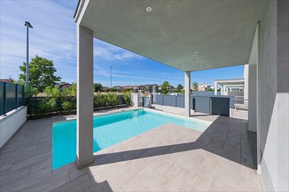 Ekskluzywna willa nad jeziorem Garda z basenem i jacuzzi dom Sirmione