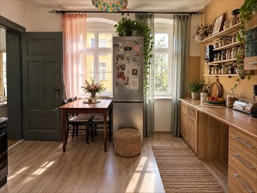 Sprzedam przestronne 92,8 m² w centrum Jeleniej Góry mieszkanie Jelenia Góra, Krótka