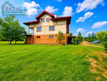 Przestronny dom 250 m² z garażem i tarasem - spokojna okolica dom Besko