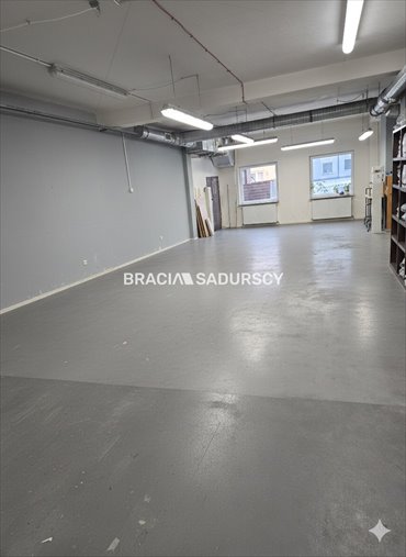 Polecam przestronny lokal 265 m² w Krakowie z dużymi witrynami lokal użytkowy Kraków, Podgórze, Płaszów, Koszykarska