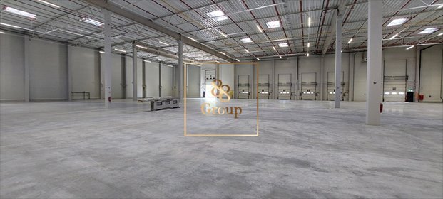 Na wynajem magazyn 810 m² z dokami i ogrzewaniem magazyn Nadma