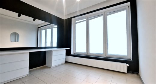 Lokal 48m² z witrynami, parking, blisko metro lokal użytkowy Warszawa, Targówek