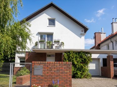 Przestronny dom 260 m2 z ogrodem, garażem i 5 pokojami dom Bielawa, Berezowskiej