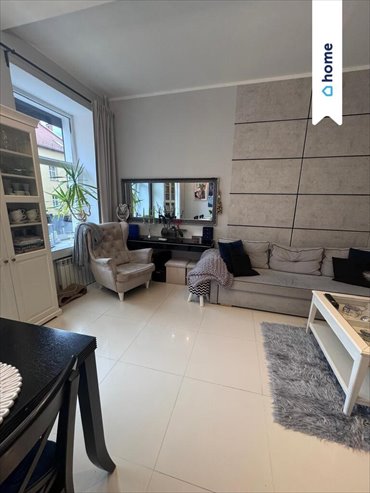Na sprzedaż przestronne 64,3 m² mieszkanie z balkonem w Kamiennej Górze mieszkanie Kamienna Góra, Plac Wolności