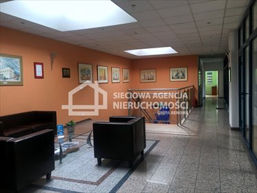 Polecam biuro 20 m² w centrum Rumi z klimatyzacją i monitoringiem lokal użytkowy Rumia