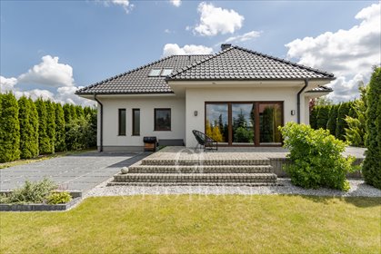 Przestronny dom z kominkiem i dużym ogrodem. dom Zielątkowo, Świerkowa 26