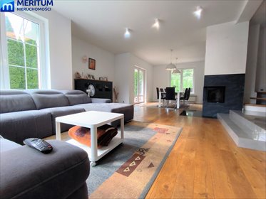 Polecam przestronny dom 295 m² z garażem i dużą działką dom Grodzisk Mazowiecki