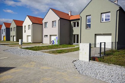 Na sprzedaż dom skrajny 138 m² z wysokim standardem w Dobrzykowicach dom Dobrzykowice