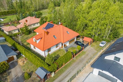 Sprzedam nowoczesny dom 6 pokoi z ogrodem 1000 m² w Borzęcinie dom Borzęcin Mały, Kosmowska