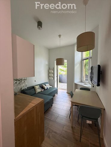 Kawalerka 17,97 m² z ogródkiem w odrestaurowanej kamienicy mieszkanie Łódź, Śródmieście, Legionów