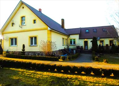 Do sprzedania przestronny dom z poddaszem i piwnicą w Łubiance dom Łubianka