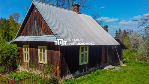 Urokliwy drewniany dom do remontu na dużej działce w Cieklinie dom Cieklin