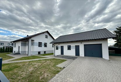 Przestronny dom z piwnicą i ogrodem w Golina dom Golina