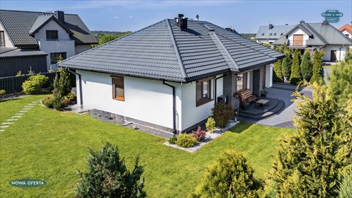 Nowoczesny dom 145 m² z klimatyzacją i fotowoltaiką dom Rossoszyca, Krótka