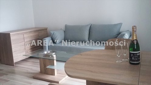 Na wynajem przestronne 25 m² z balkonem, garażem i piwnicą mieszkanie Białystok, Nowe Miasto