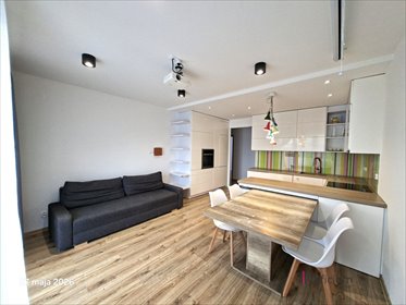Przestronne 80 m² z balkonem i widokiem na Warszawę mieszkanie Warszawa, Wola