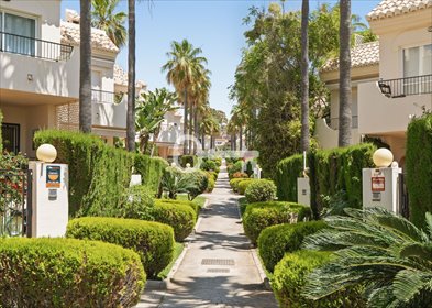 Przestronny dom szeregowy blisko plaży z widokiem na morze. dom Costa del Sol, Costabella