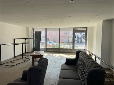 Polecam przestronny lokal 55 m² z witrynami i parkingiem lokal użytkowy Częstochowa, Centrum