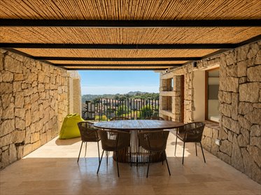 Do sprzedania luksusowy apartament 118 m² z panoramicznym basenem mieszkanie Porto Cervo