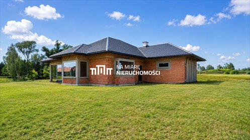 Nowoczesny dom 228 m² z dużymi przeszkleniami i garażem dom Dębina