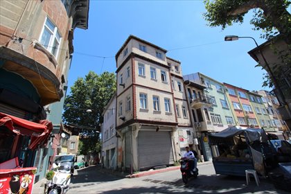 Odnowiony budynek z 3 mieszkaniami i sklepem w Fatih dom Ayvansaray, Ayvansaray, Fatih, Stambuł