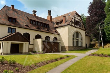 Sprzedam przestronny budynek 2060 m² z potencjałem w Karpaczu dom Kowary