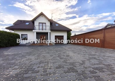 Komfortowy dom z fotowoltaiką, ogród i garaże dom Sobuczyna