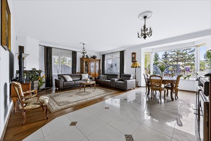 Dom wielofunkcyjny 331 m² z niezależnym mieszkaniem. dom Marki