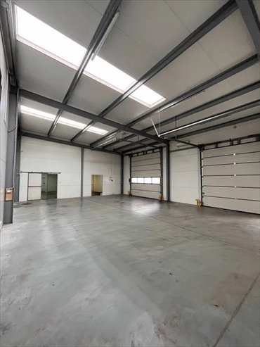 Na wynajem przestronny obiekt 225 m² z magazynem i biurem lokal użytkowy Stare Babice