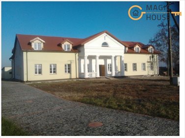 Polecam historyczny dwór z XIX w. 887 m² pod inwestycję lokal użytkowy Chromowola