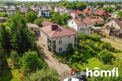 Zapraszam do obejrzenia domu 281 m² z garażem i ogrodem w Brzeźnicy dom Brzeźnica, Wąska