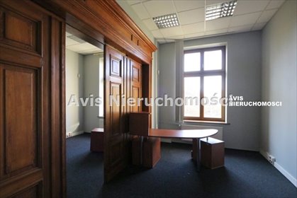 Wynajmę biuro 220 m² w odrestaurowanej kamienicy w Świdnicy lokal użytkowy Świdnica