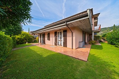 Urokliwe 140 m² w Gardzie z basenem i widokiem! Polecam! mieszkanie Garda